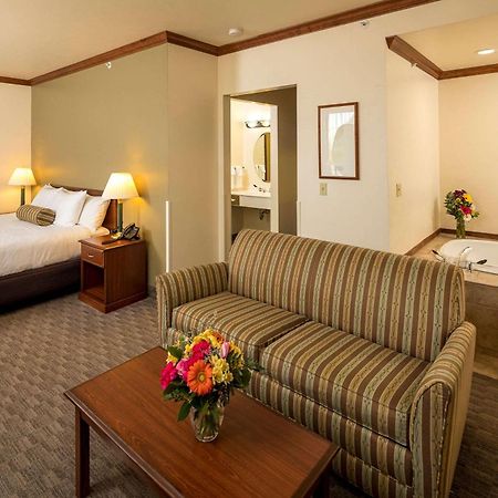 Kress Inn, Ascend Hotel Collection De Pere Экстерьер фото