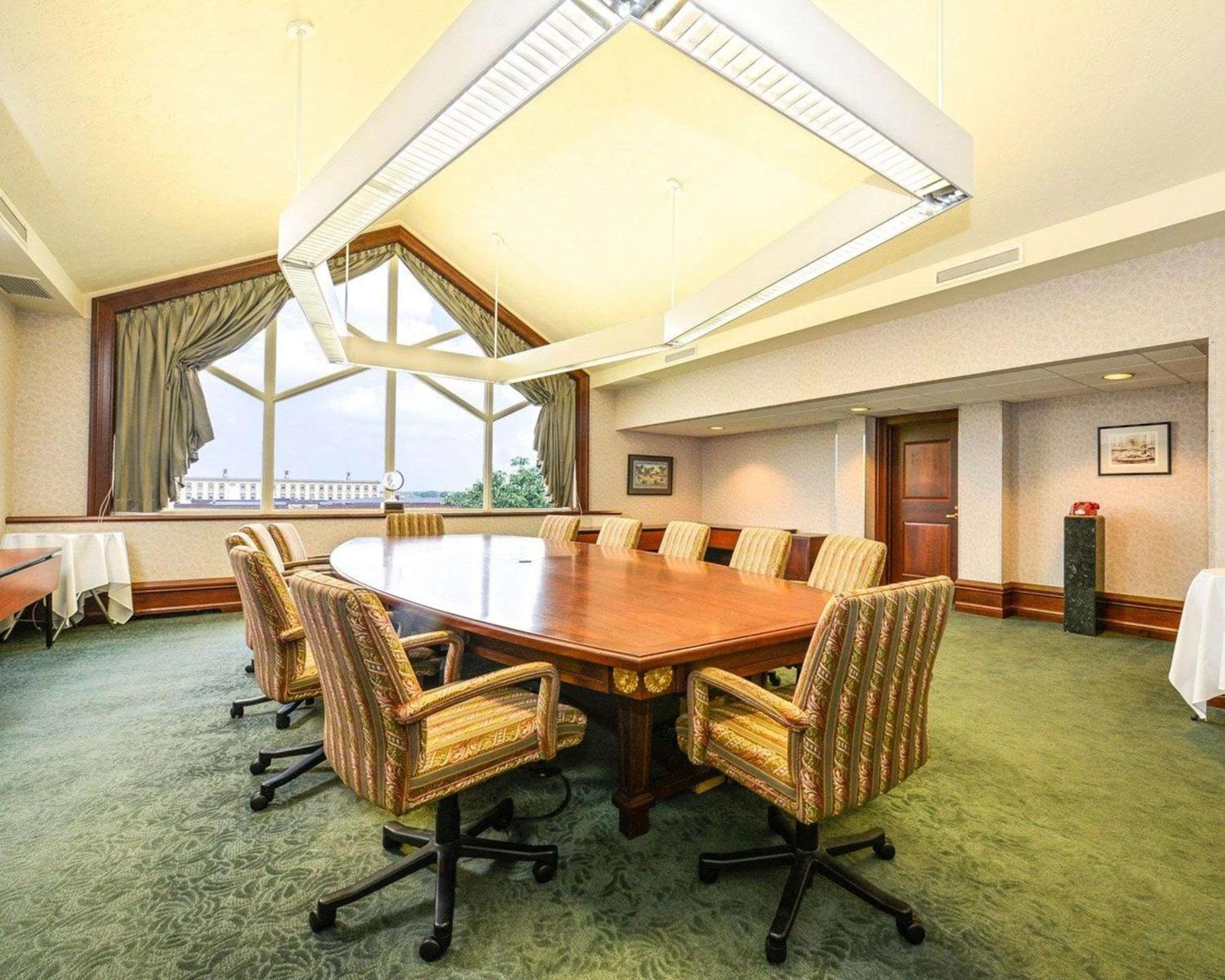 Kress Inn, Ascend Hotel Collection De Pere Экстерьер фото