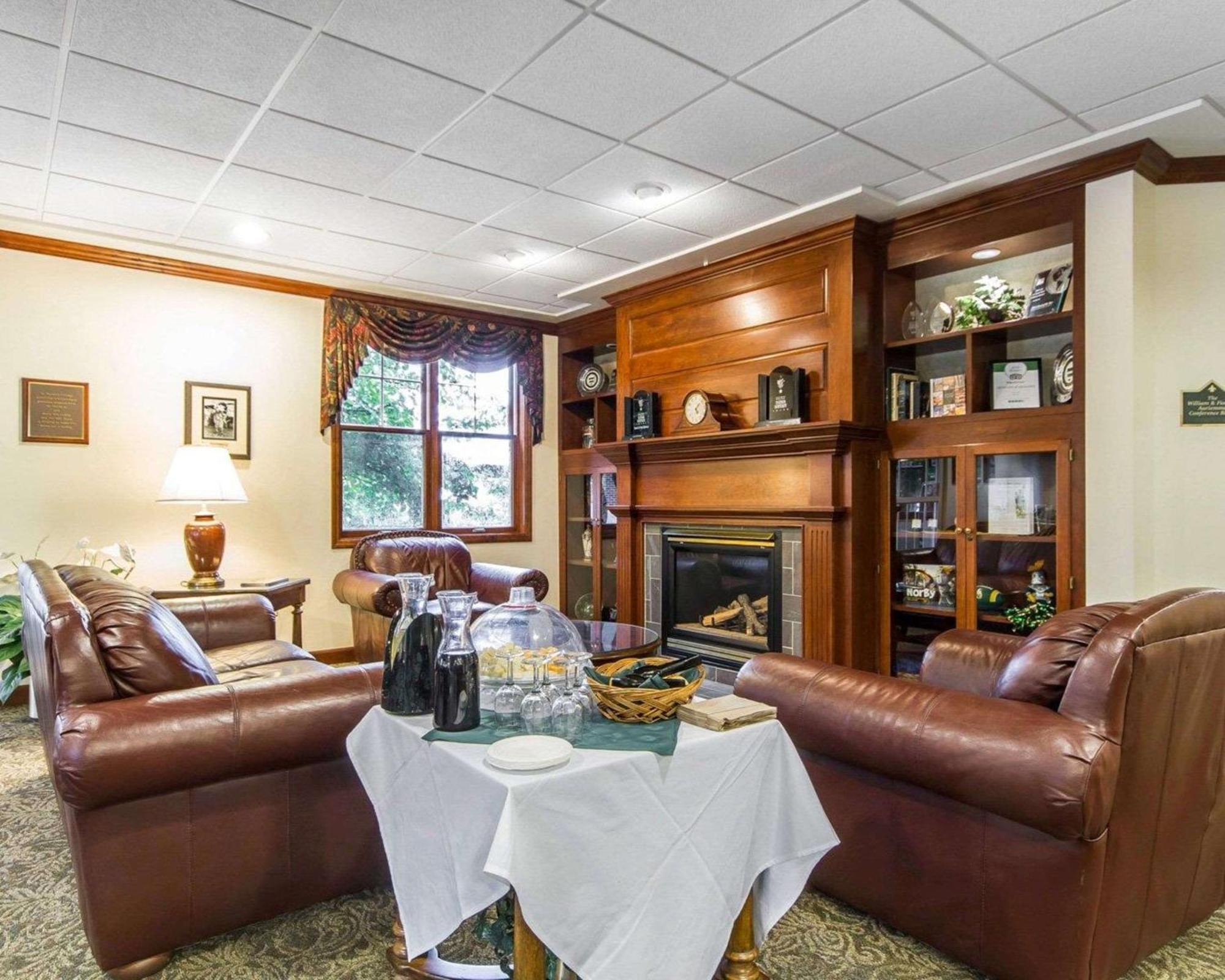 Kress Inn, Ascend Hotel Collection De Pere Экстерьер фото